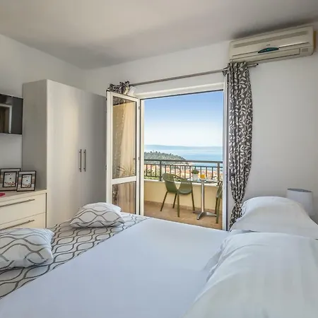 Apartment Lana Makarska